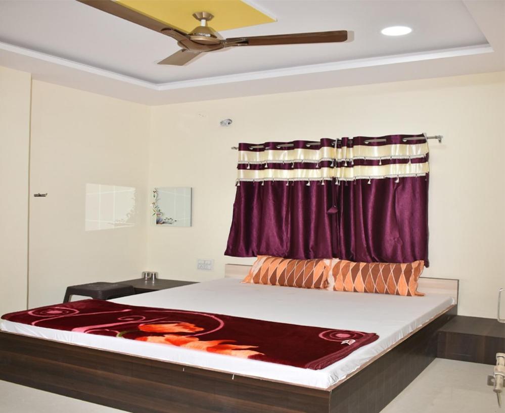 Hotel Shivalay Shegaon Екстериор снимка
