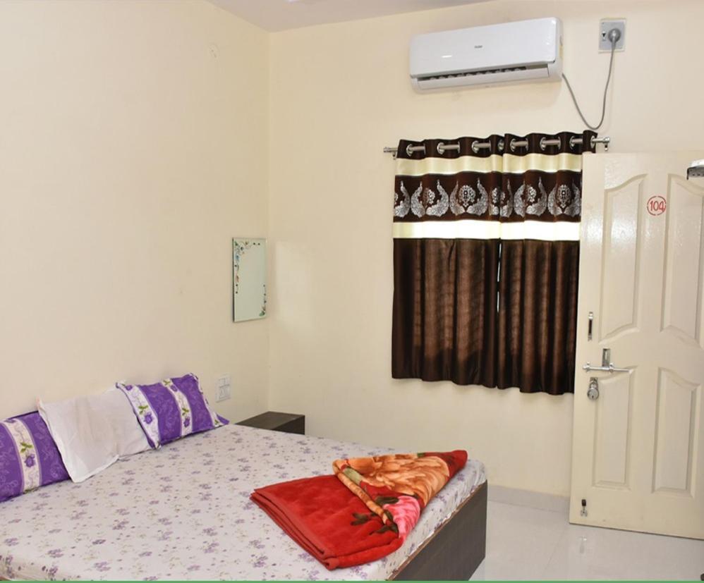 Hotel Shivalay Shegaon Екстериор снимка